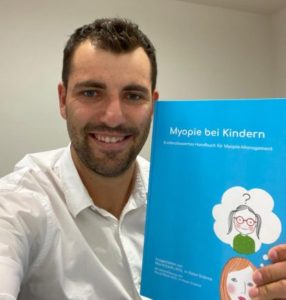 Myopie-Handbuch-mit-Max-Aricochi